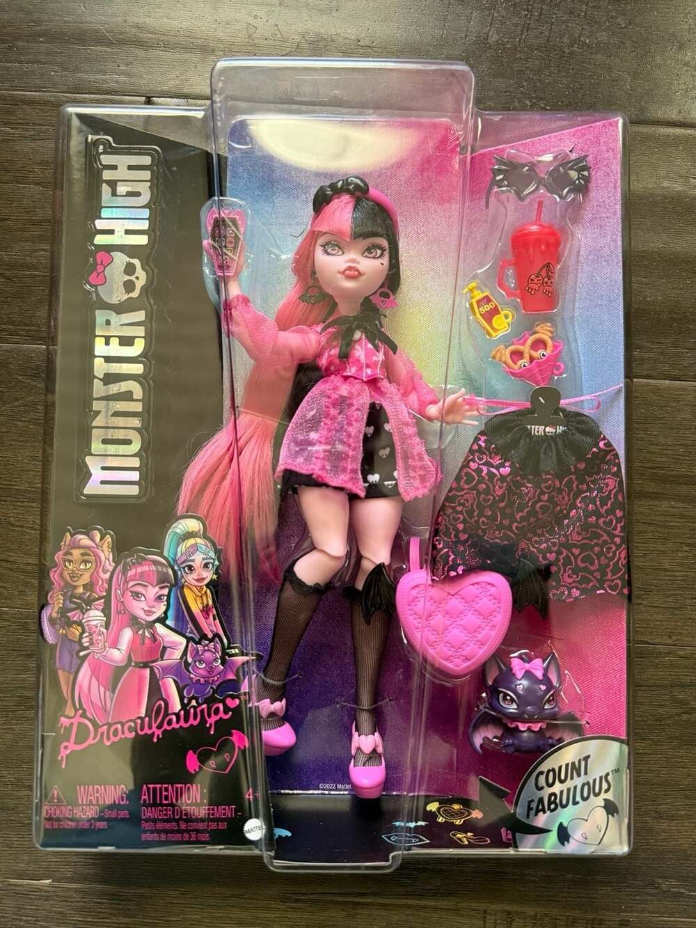 Monster High Draculaura with Pet Count Fabulous and Accessories G3 Reboot